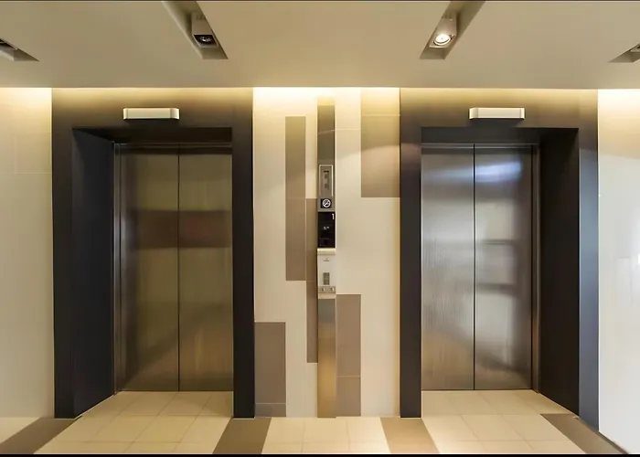 Апартаменты Designer Bts Centre Pool Gym