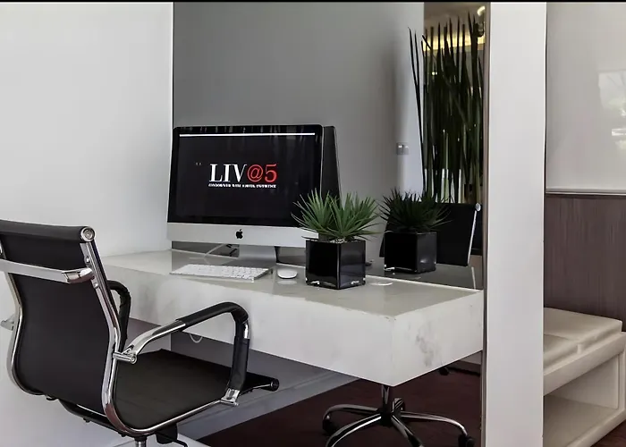 Designer Bts Centre Pool Gym Апартаменты